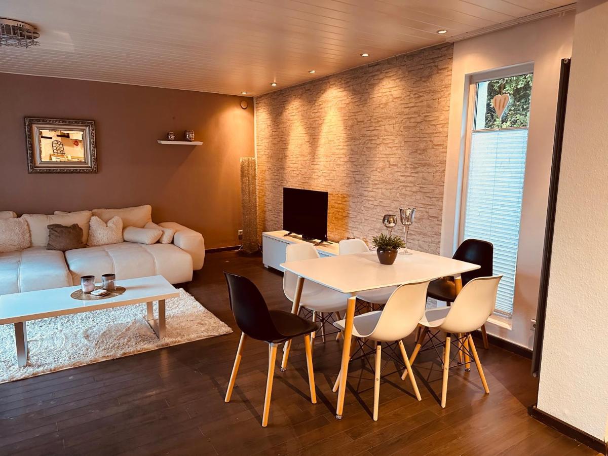 4 Zimmer 11 Personen Wohnung Garten Terrasse Grill 2 Badezimmer Wuppertal Exterior photo