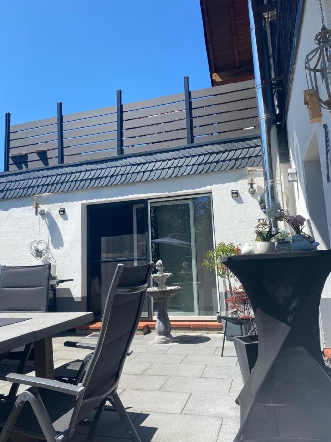 4 Zimmer 11 Personen Wohnung Garten Terrasse Grill 2 Badezimmer Wuppertal Exterior photo